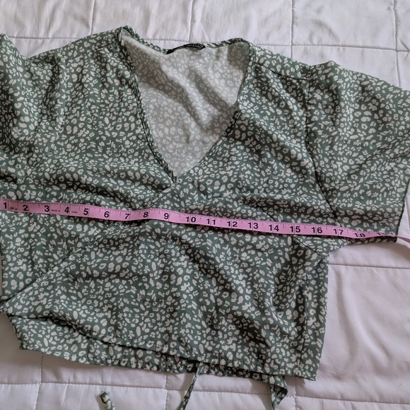 Green Polkadot Wrap Crop Top Shein Size L - Picture 2 of 5